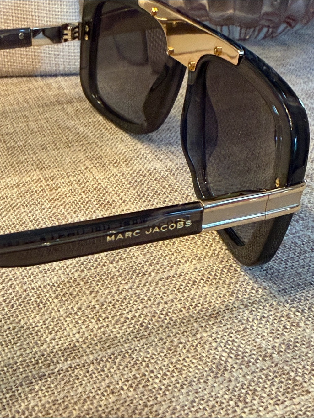 Marc Jacobs NWOT Black Women’s  Sunglasses with Yellow Case and lens cloth - Picture 13 of 14